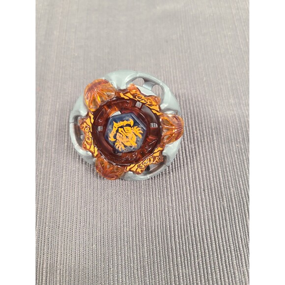 Beyblade Earth Eagle and Gravity Destroyer with 1 Launcher - Picture 4 of 5